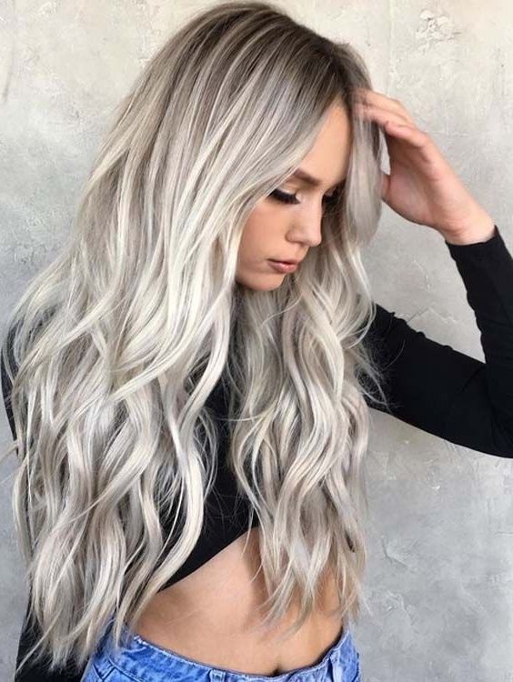 18 Beautiful Beach Blonde Waves Hairstyles For  (View 1 of 25)