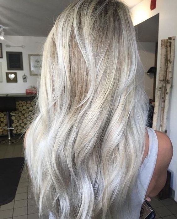20 Lovely Hair Ideas For Fall: Stylish Women Hairstyles Intended For Glamorous Silver Blonde Waves Hairstyles (Photo 10 of 25)