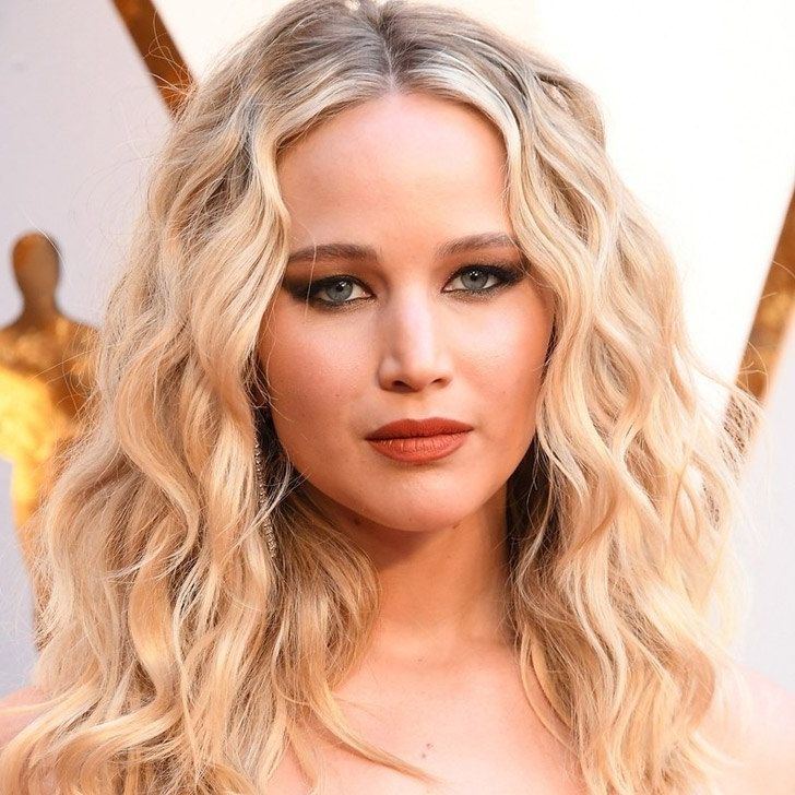 20 Sexiest Long Hairstyles For Effortless Stylish Looks Intended For Platinum Blonde Long Locks Hairstyles (View 15 of 25)