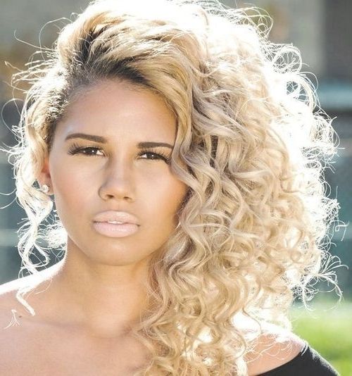 20 Ways To Style Sliver And Platinum Hair For Spring 2017 With White Blonde Curls Hairstyles (View 5 of 25)