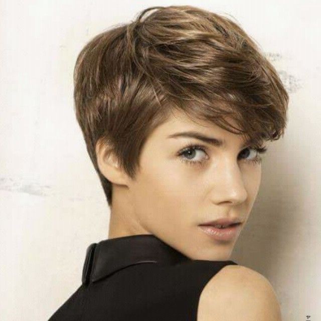21 Gorgeous Short Pixie Cuts With Bangs | Styles Weekly With Regard To Most Up To Date Brunette Pixie Hairstyles With Feathered Layers (View 24 of 25)