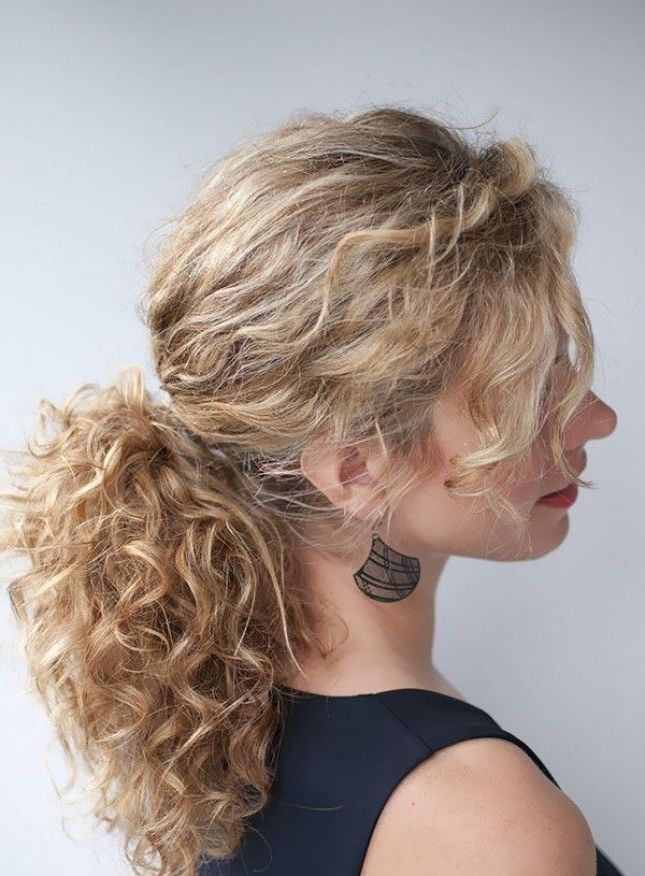 28 Messy Ponytails For Every Occasion 2018 | Hairstyle Guru With Regard To Blonde Ponytail Hairstyles With Beach Waves (Photo 11 of 25)