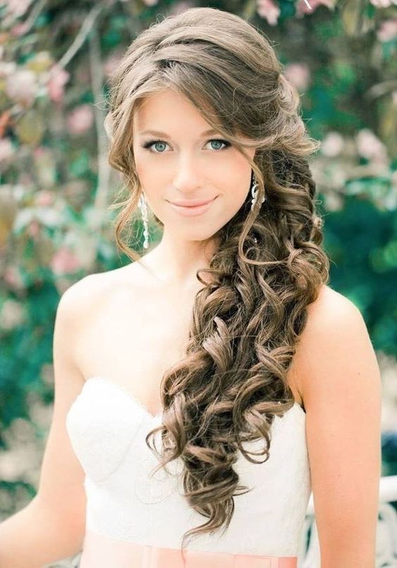 34 Elegant Side Swept Hairstyles You Should Try – Weddingomania With Side Pony Hairstyles With Swooping Bangs (View 21 of 25)