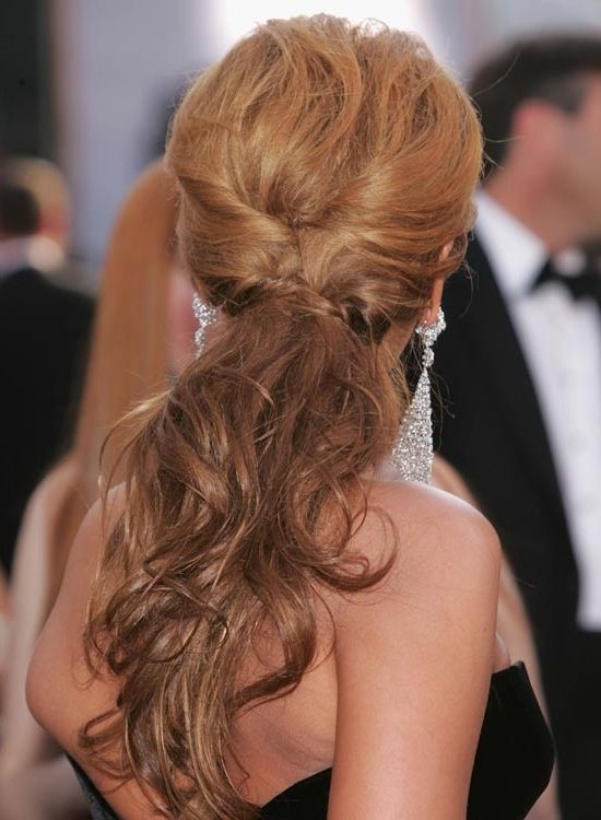 50 Super Easy Casual Hairstyles For Medium Hair Throughout Mid Length Wavy Messy Ponytail Hairstyles (Photo 9 of 25)