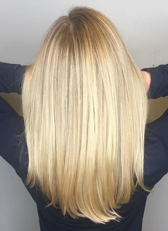 51 Stylish Honey Blonde Highlights With Dark Roots 2017 2018 | Hollysoly Throughout Dark Roots Blonde Hairstyles With Honey Highlights (View 22 of 25)