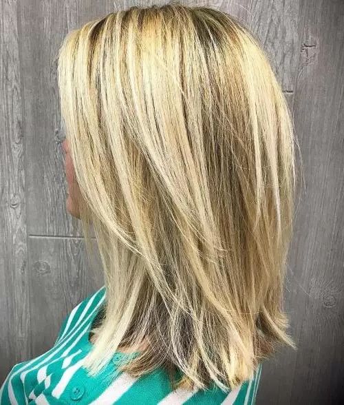 60 Flattering And Fun Medium Hairstyles – Page 8 Of 60 – Fallbrook247 Inside Straight Sandy Blonde Layers (View 11 of 25)