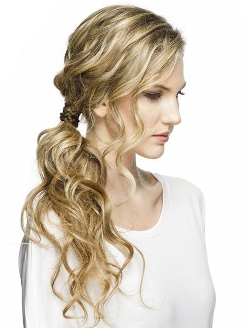 Pump Up Your Pony: 3 Twists To Update Your Summer Look – Weddbook With Regard To Pumped Up Messy Ponytail Hairstyles (Photo 18 of 25)