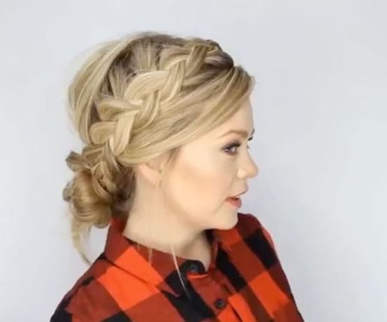 Featured Photo of 25 Collection of Messy Ponytail Hairstyles with Side Dutch Braid