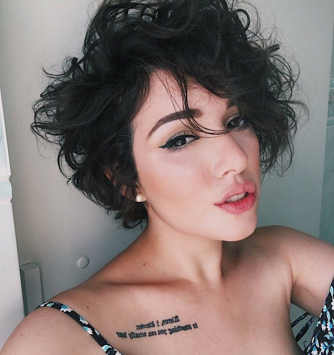 10 Fab Short Hairstyles With Texture & Color, 2018 Women Short Haircuts Inside Short Haircuts For Curvy Women (View 12 of 25)