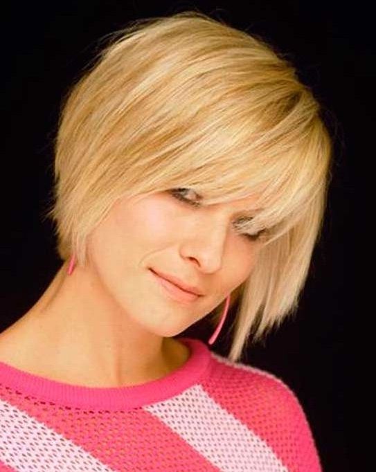 15 Cute Chin Length Hairstyles For Short Hair – Popular Haircuts Inside Chin Length Layered Haircuts (Photo 7 of 25)
