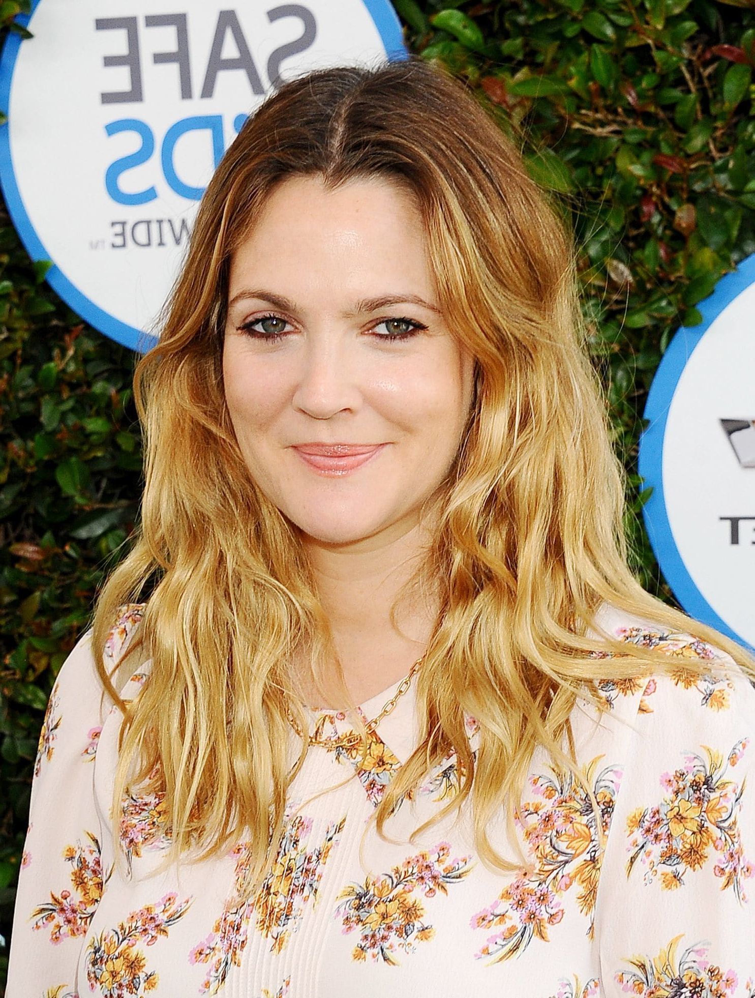 15 Mane Changing Hairstyles For Fine, Curly Hair You Have To See With Drew Barrymore Short Hairstyles (View 24 of 25)