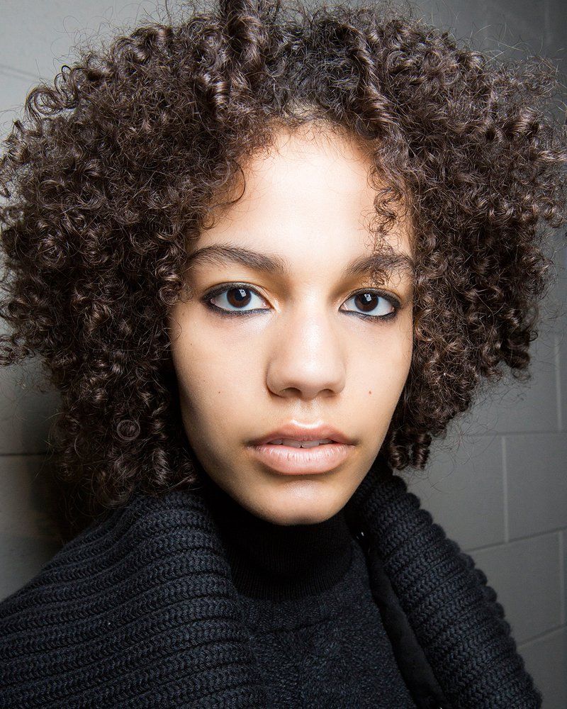 19 Gorgeous Curly Haircuts That Show Off Your Natural Texture For Natural Textured Curly Hairstyles (View 4 of 25)