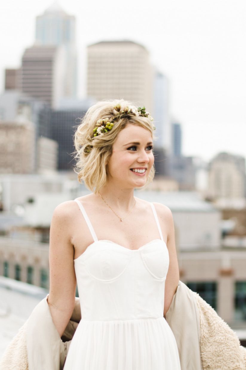 20 Wedding Hairstyles For Short Hair: Updos, Half Up & More Within Hairstyles For Short Hair For Wedding (View 15 of 25)
