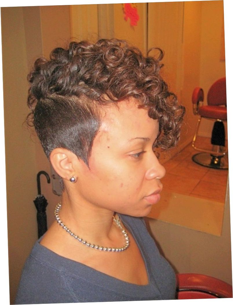 25+ Style Short Natural Hairstyles For Round Faces 2018 For Natural Short Hairstyles For Round Faces (Photo 24 of 25)