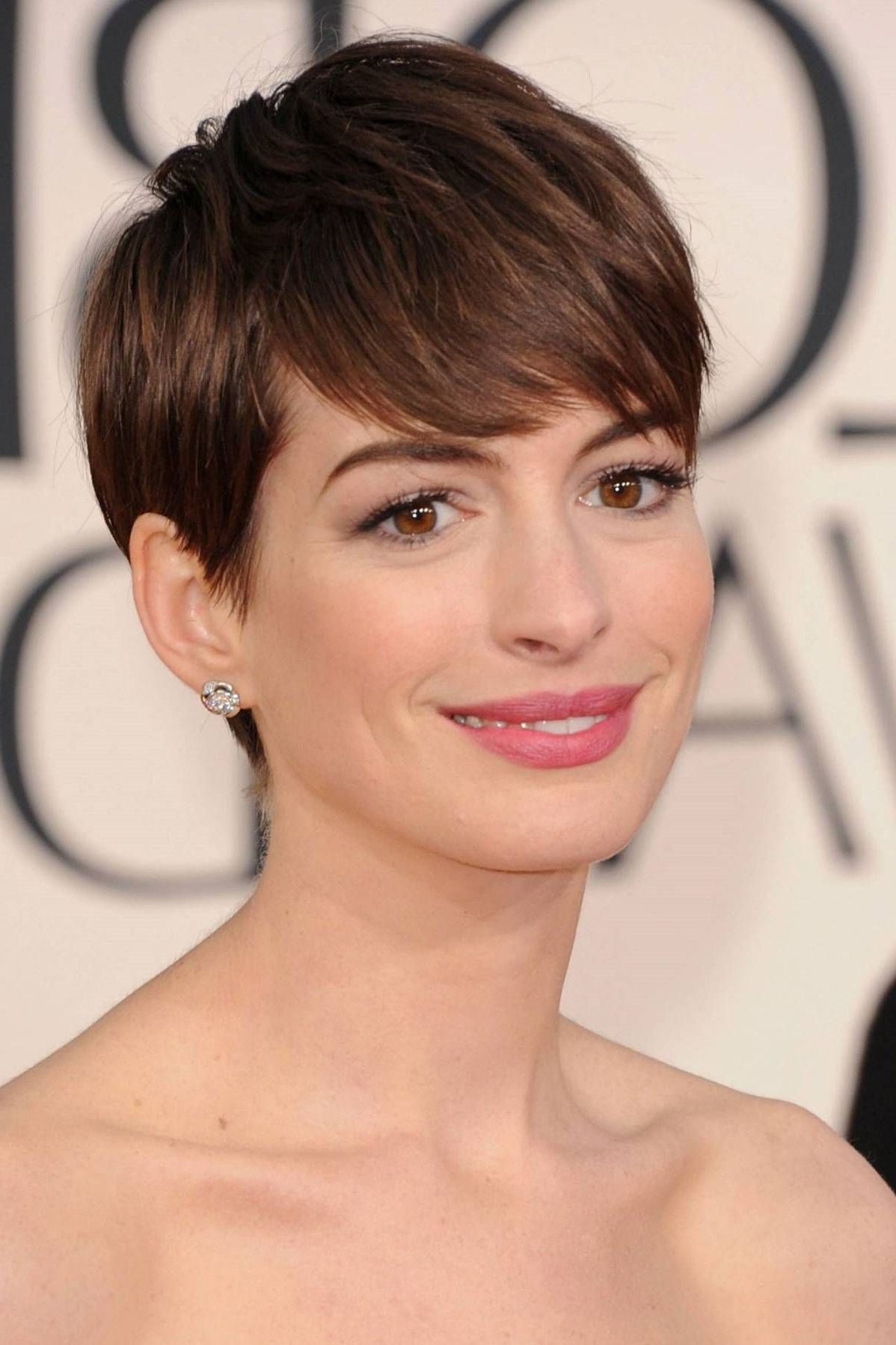 26 Of The Best Short Haircuts In History | I Need A New Haircut Pertaining To Anne Hathaway Short Hairstyles (Photo 24 of 25)