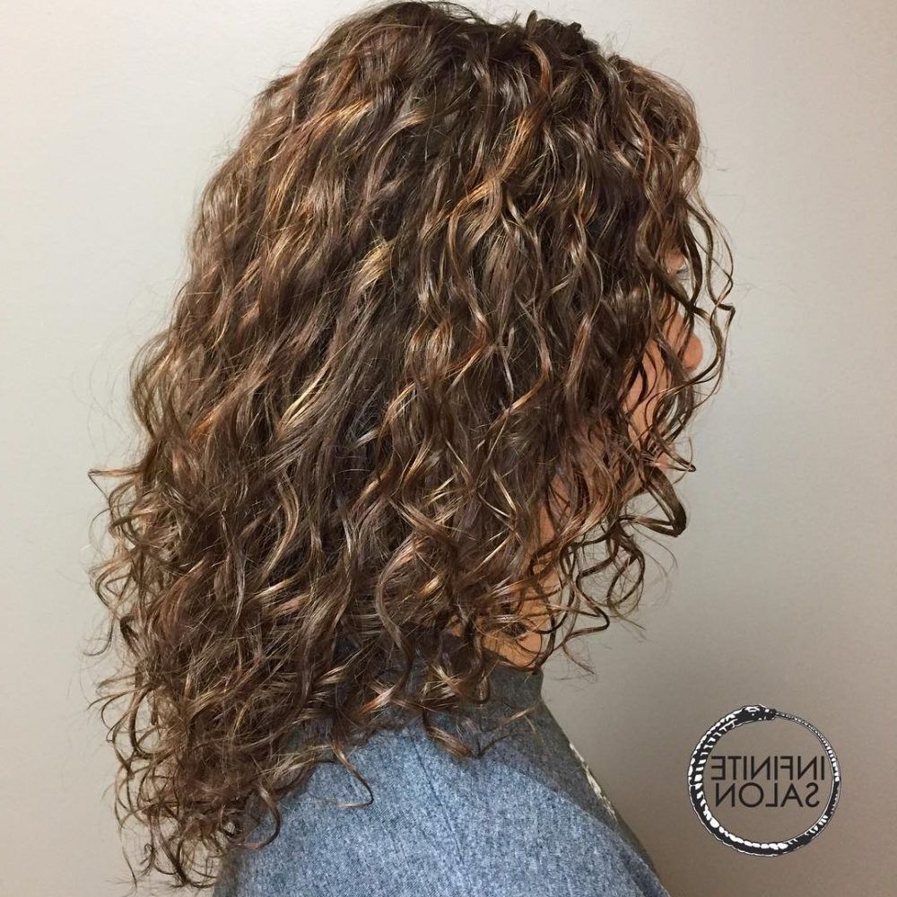 30 Gorgeous Medium Length Curly Hairstyles For Women In 2018 With Scrunched Curly Brunette Bob Hairstyles (View 18 of 25)