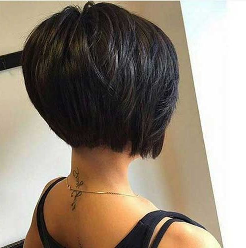 30 Layered Bob Haircuts For Weightless Textured Styles Intended For Short Bob Hairstyles With Piece Y Layers And Babylights (View 20 of 25)