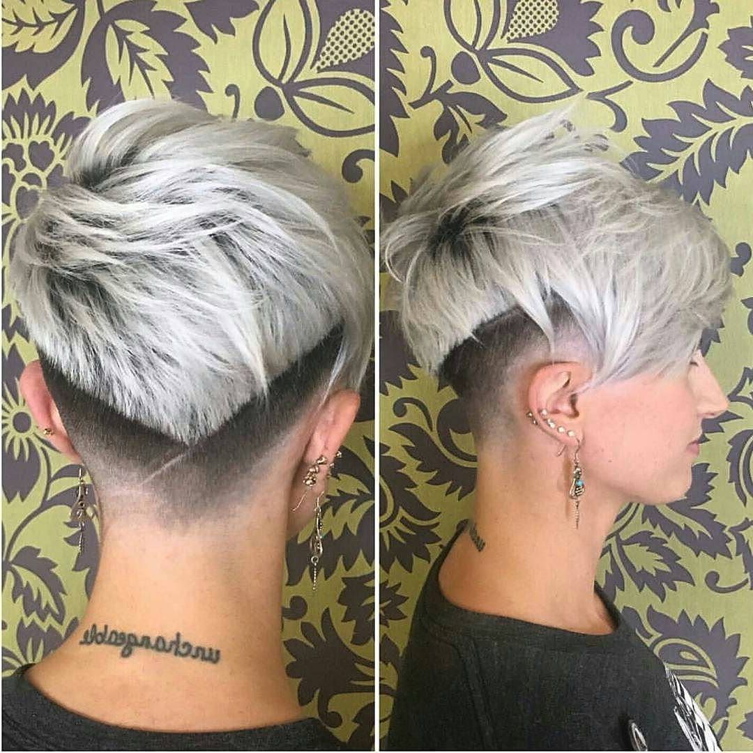 40 Best Short Hairstyles For Fine Hair 2018: Short Haircuts For Women In Short Hairstyles For Fine Frizzy Hair (View 18 of 25)