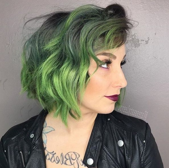 8 Trendy 2 Tone Hairstyles With Bright Colors – Hairstyles Weekly Inside Two Tone Curly Bob Haircuts With Nape Undercut (View 24 of 25)