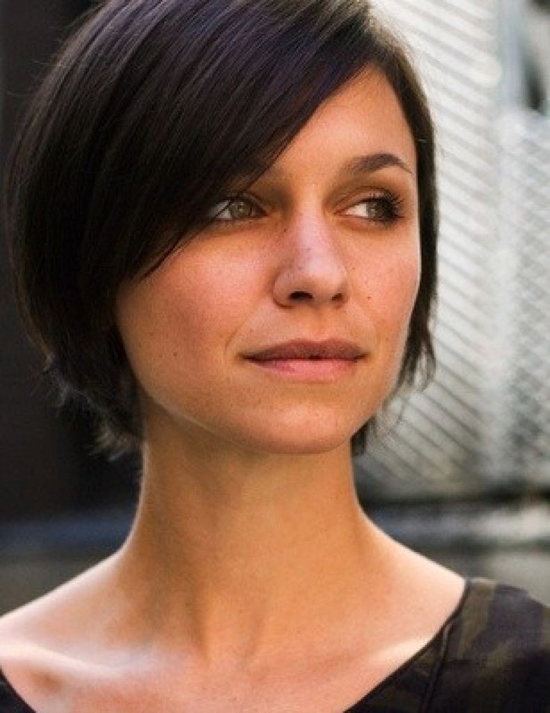 Black Short Hairstyles With Side Swept Bangs | Fashionbeans In Short Hairstyles With Side Swept Bangs (Photo 22 of 25)