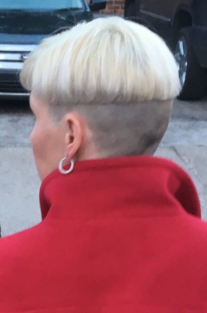 Blonde Two Tone Shaved Nape Bowlcut With Turtleneck And Plaid Skirt Inside Two Tone Curly Bob Haircuts With Nape Undercut (View 11 of 25)