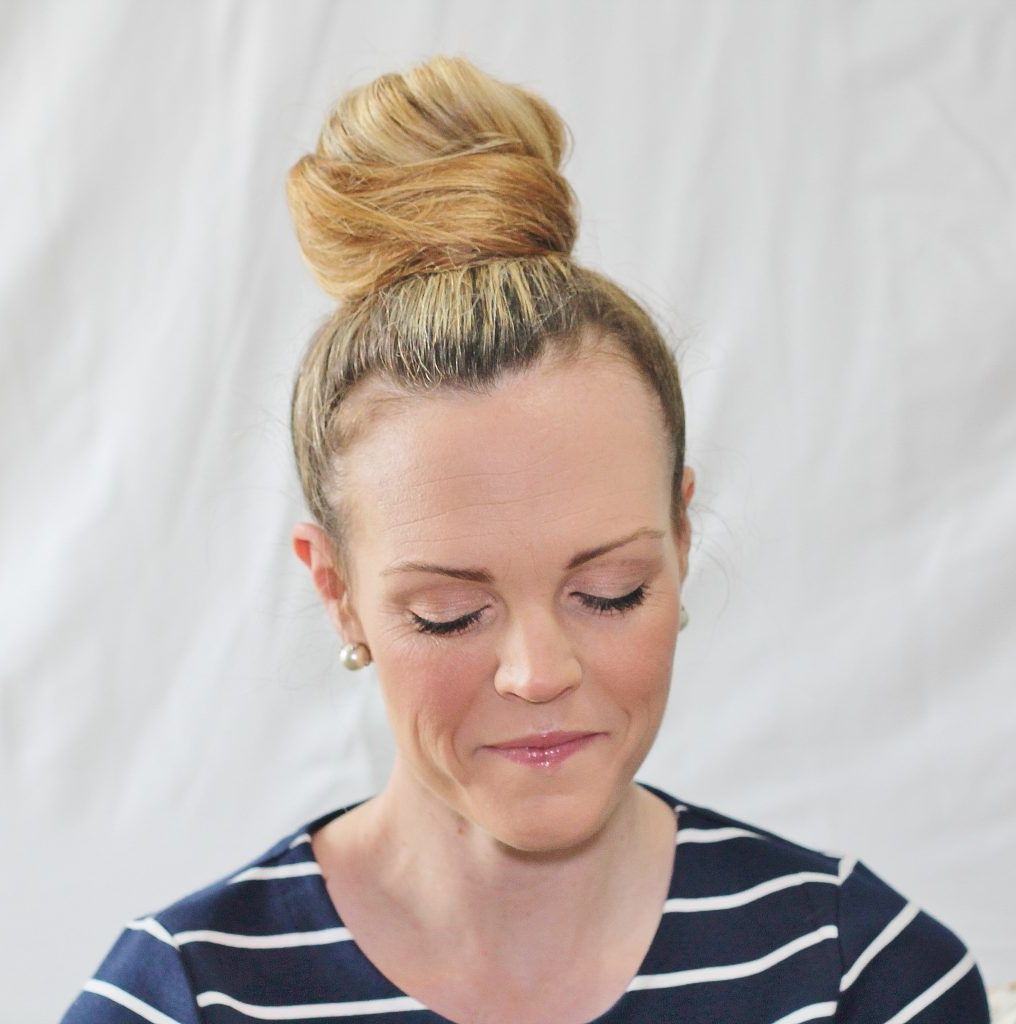 Carrie Bradshaw Bun Within Carrie Bradshaw Short Hairstyles (View 19 of 25)