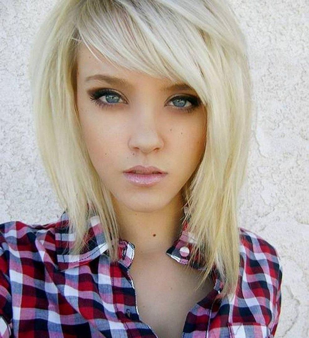 Cute Short Haircuts With Side Swept Bangs – Best Hairstyles & Haircuts For Short Haircuts With Side Bangs (Photo 3 of 25)