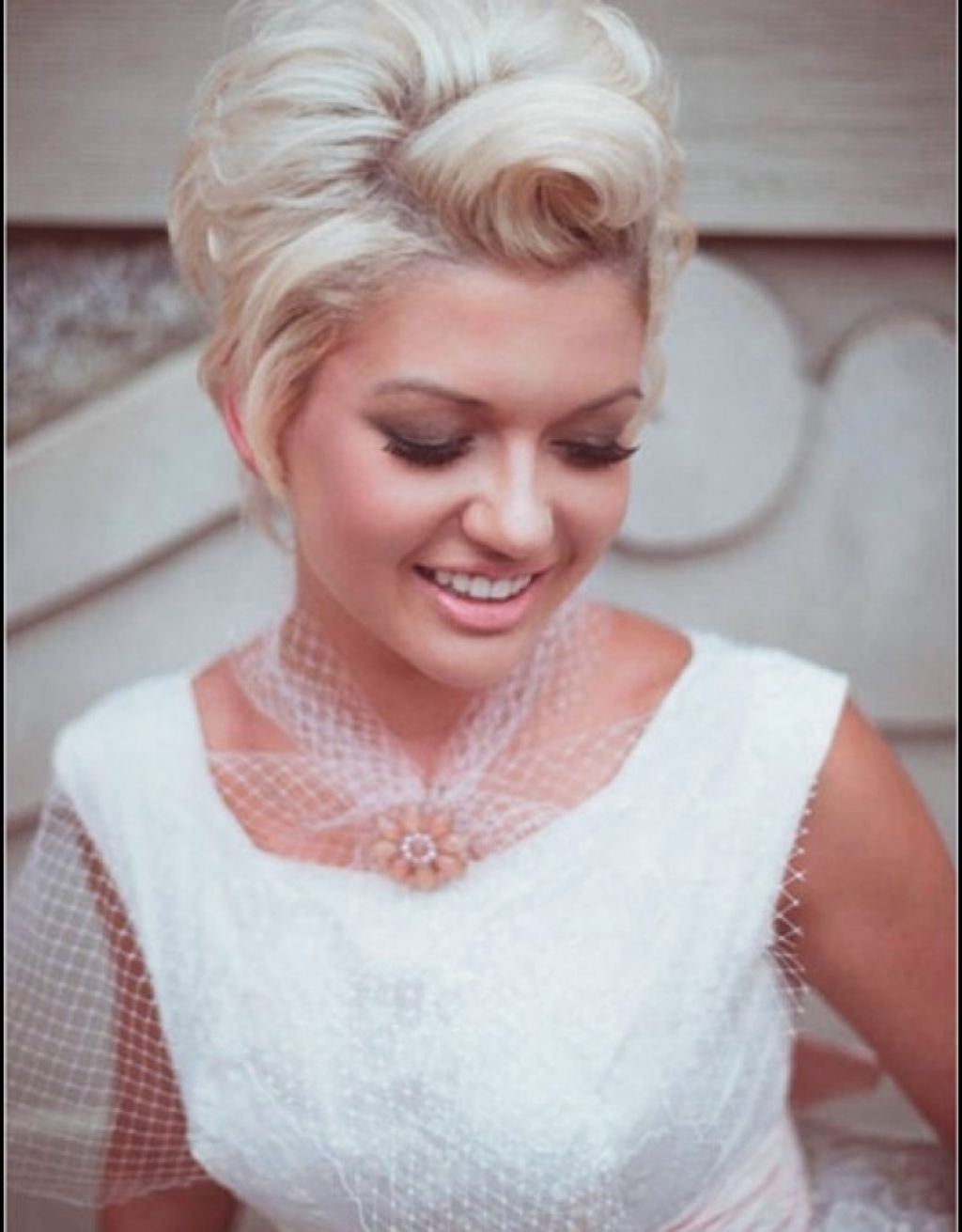? 24+ Best Pin Up Hairstyles For Medium Hair: Vintage Wedding Within Vintage Hairstyle For Short Hair (Photo 22 of 25)