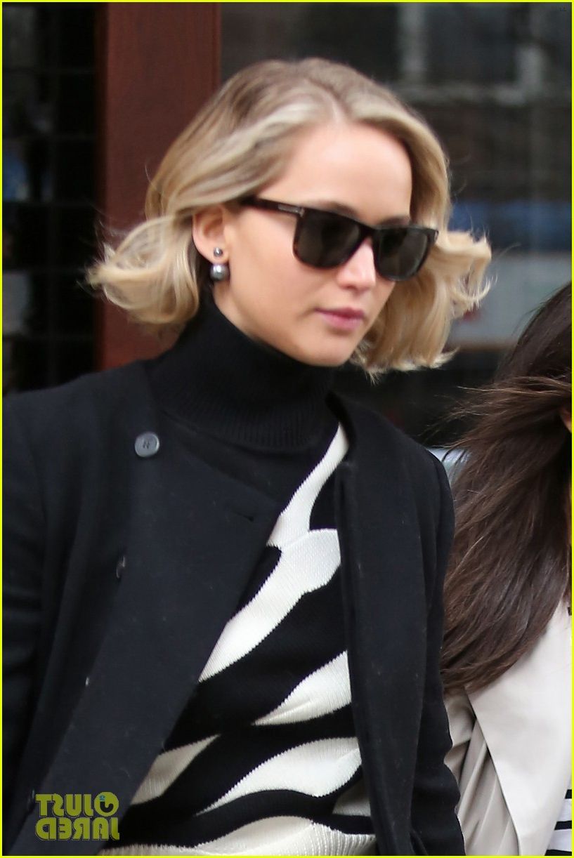 Jennifer Lawrence's Short Hair Made Karlie Kloss Envy Her: Photo Intended For Karlie Kloss Short Haircuts (View 20 of 25)