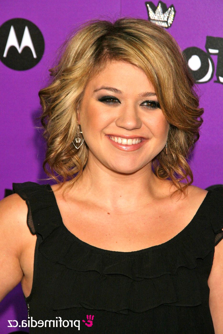 Kelly Clarkson – – Hairstyle – Easyhairstyler Pertaining To Kelly Clarkson Short Hairstyles (Photo 7 of 25)