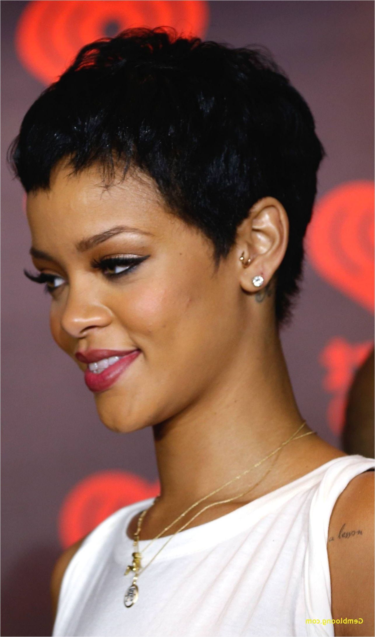 Latest Short Weave Hairstyles For Oval Faces To Make You Look With Short Weaves For Oval Faces (Photo 1 of 25)
