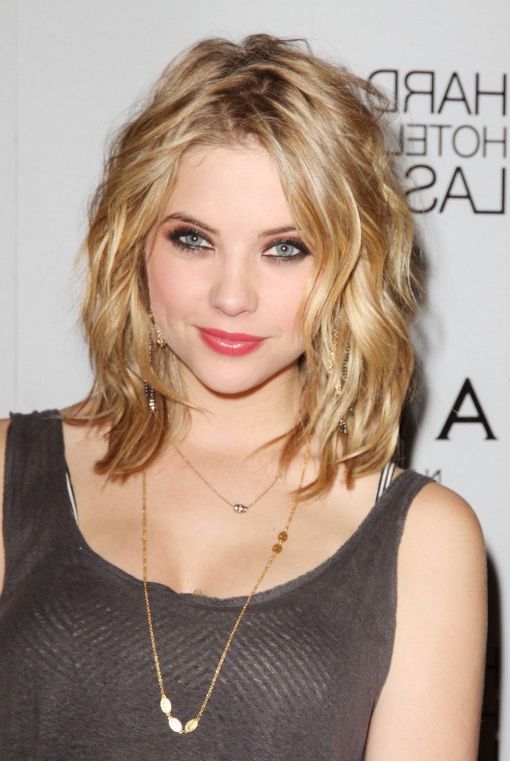 Medium Wavy Hairstyles – Hairstyles Weekly Within Short Wavy Haircuts With Messy Layers (Photo 12 of 25)