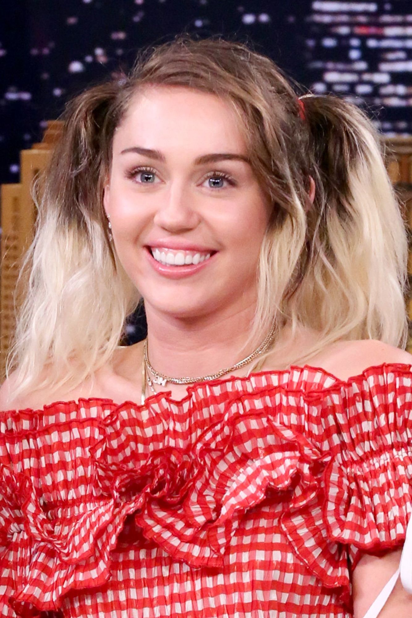 Miley Cyrus' Best Hairstyles Of All Time – 66 Miley Cyrus Hair Cuts With Miley Cyrus Short Hairstyles (Photo 19 of 25)