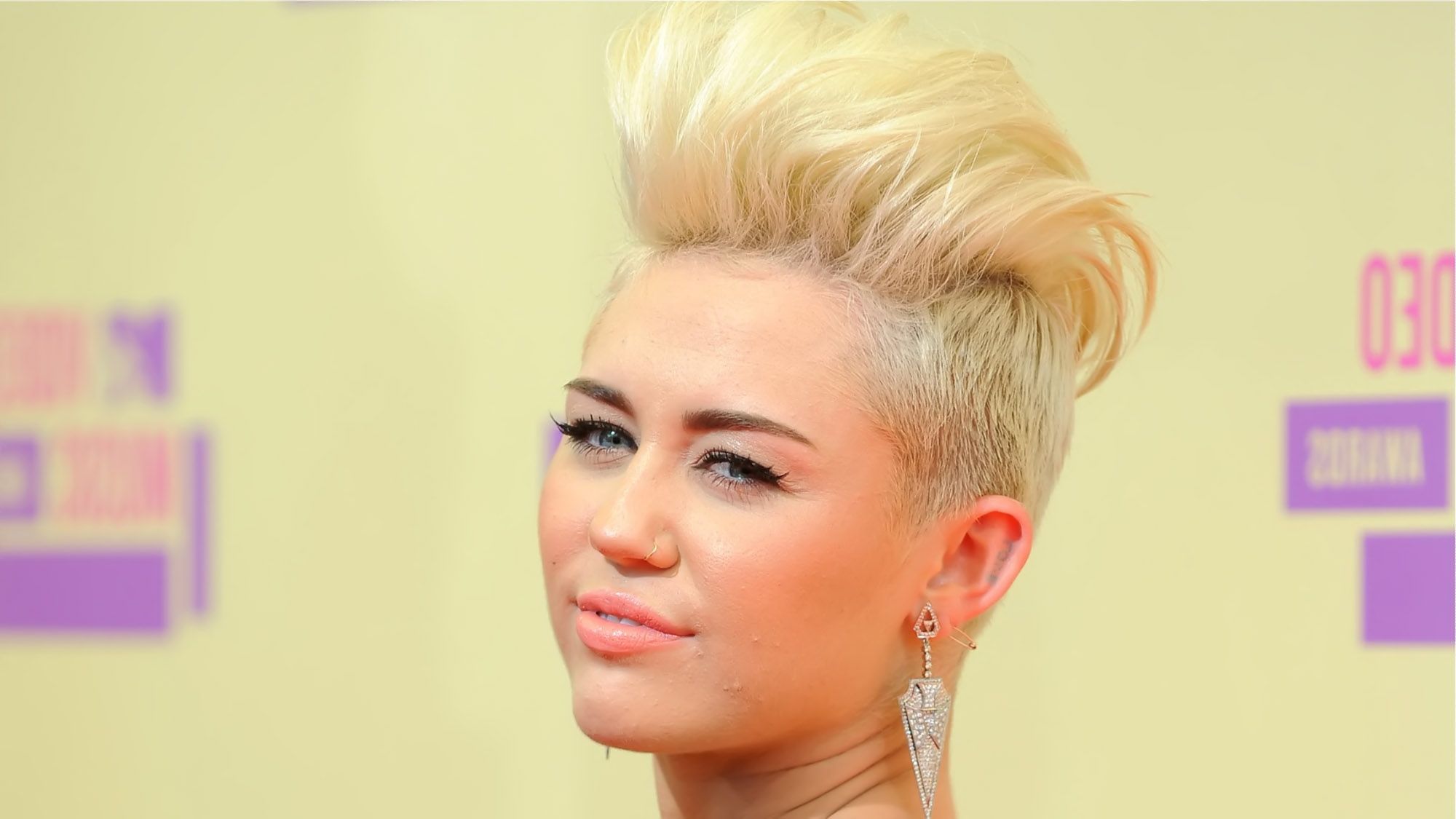 Miley Cyrus Short Hairstyles 32405 – Hair Fashion – Beauty & Style With Miley Cyrus Short Hairstyles (Photo 4 of 25)