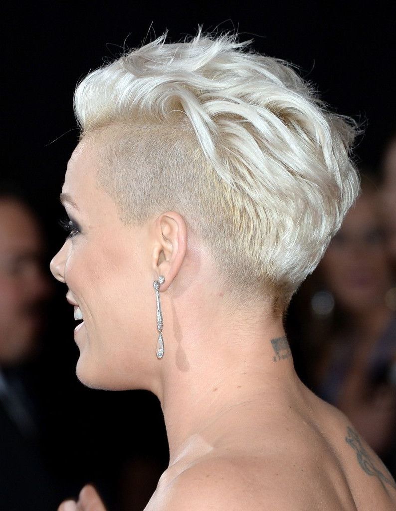 Pink Photos Photos: Arrivals At The Grammy Awards — Part 3 In 2018 With Pink Short Hairstyles (Photo 1 of 25)
