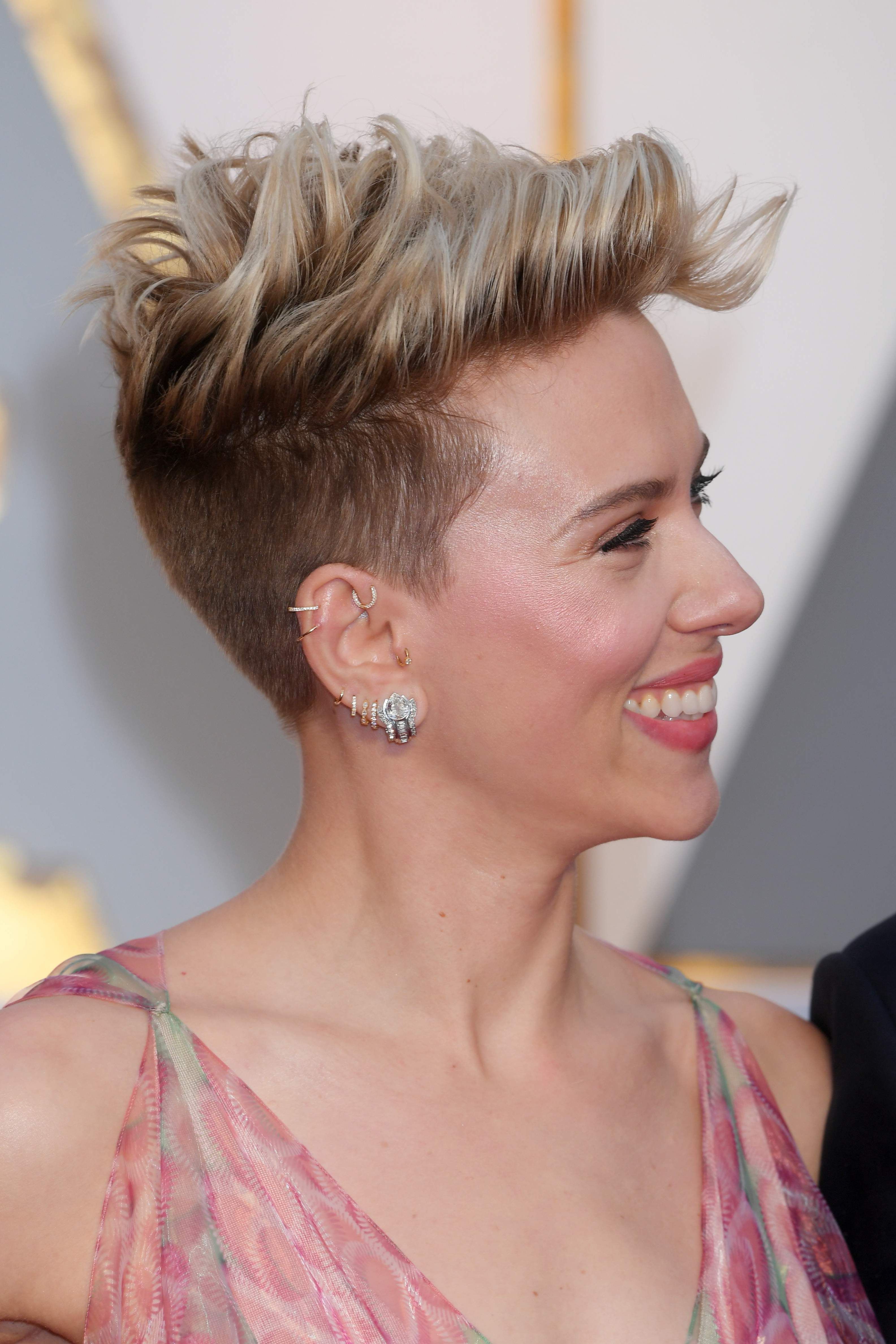 Scarlett Johansson Short Hairstyles Inspirational Lovely Scarlett In Scarlett Johansson Short Haircuts (Photo 7 of 25)
