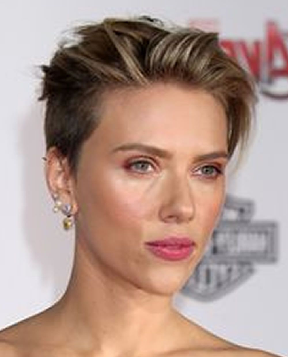 Scarlett Johansson's Hairstyles 2018 & Bob+pixie Haircuts For Short With Scarlett Johansson Short Haircuts (View 5 of 25)
