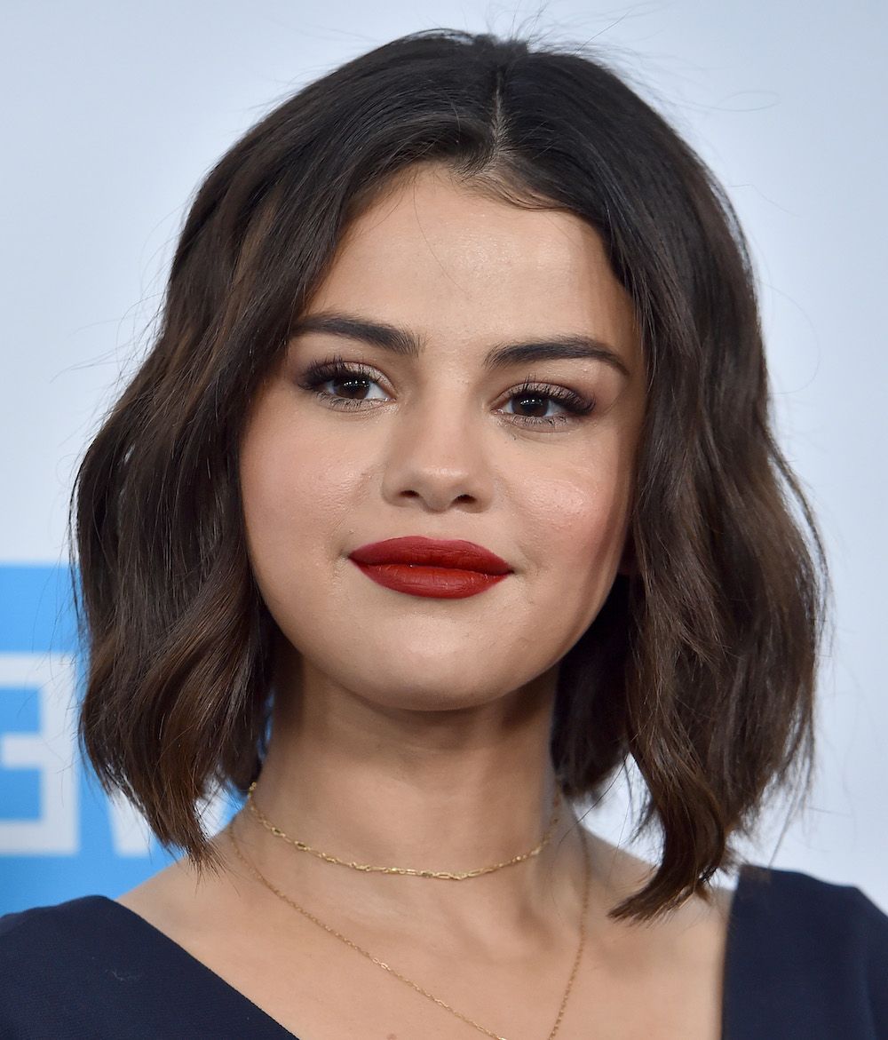 Selena Gomez Changed Her Hair Into A Short Bob – Hellogiggles For Selena Gomez Short Haircuts (View 6 of 25)