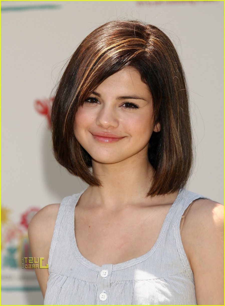 Selena Gomez Short Hairstyles With Regard To Selena Gomez Short Hairstyles (Photo 17 of 25)