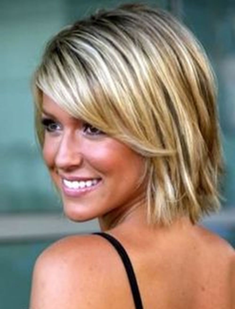 Short Haircuts For Round Face Thin Hair Ideas For 2018 – Page 3 Inside Short Hairstyles For Thin Hair And Round Faces (View 2 of 25)