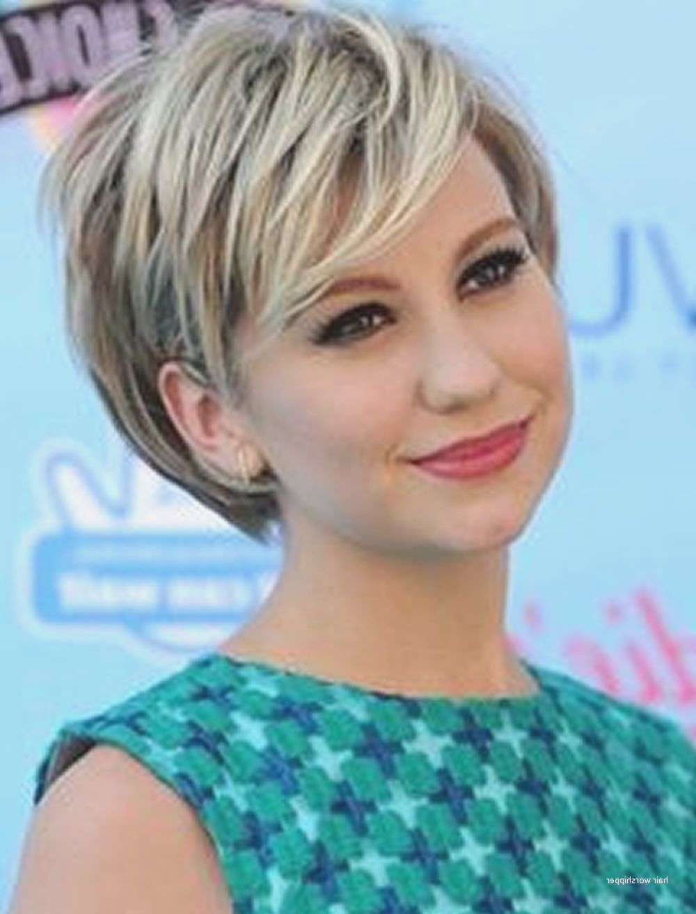 Short Haircuts For Round Faces Thick Hair | Zieview.co Pertaining To Short Hairstyles For Round Faces With Double Chin (Photo 19 of 25)