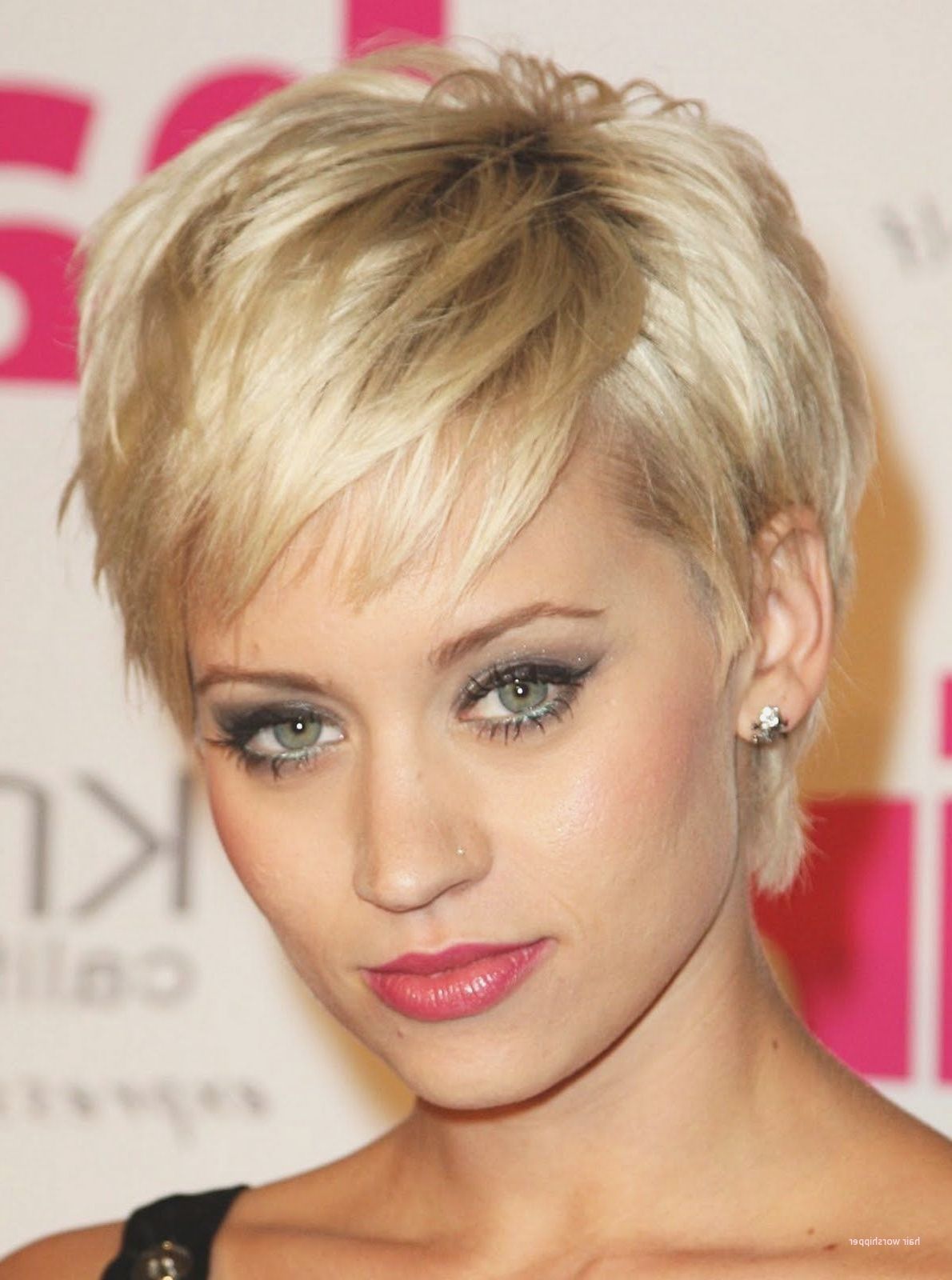 Short Haircuts For Straight Hair Oval Face New Short Hairstyles For For Short Bobs For Oval Faces (View 24 of 25)