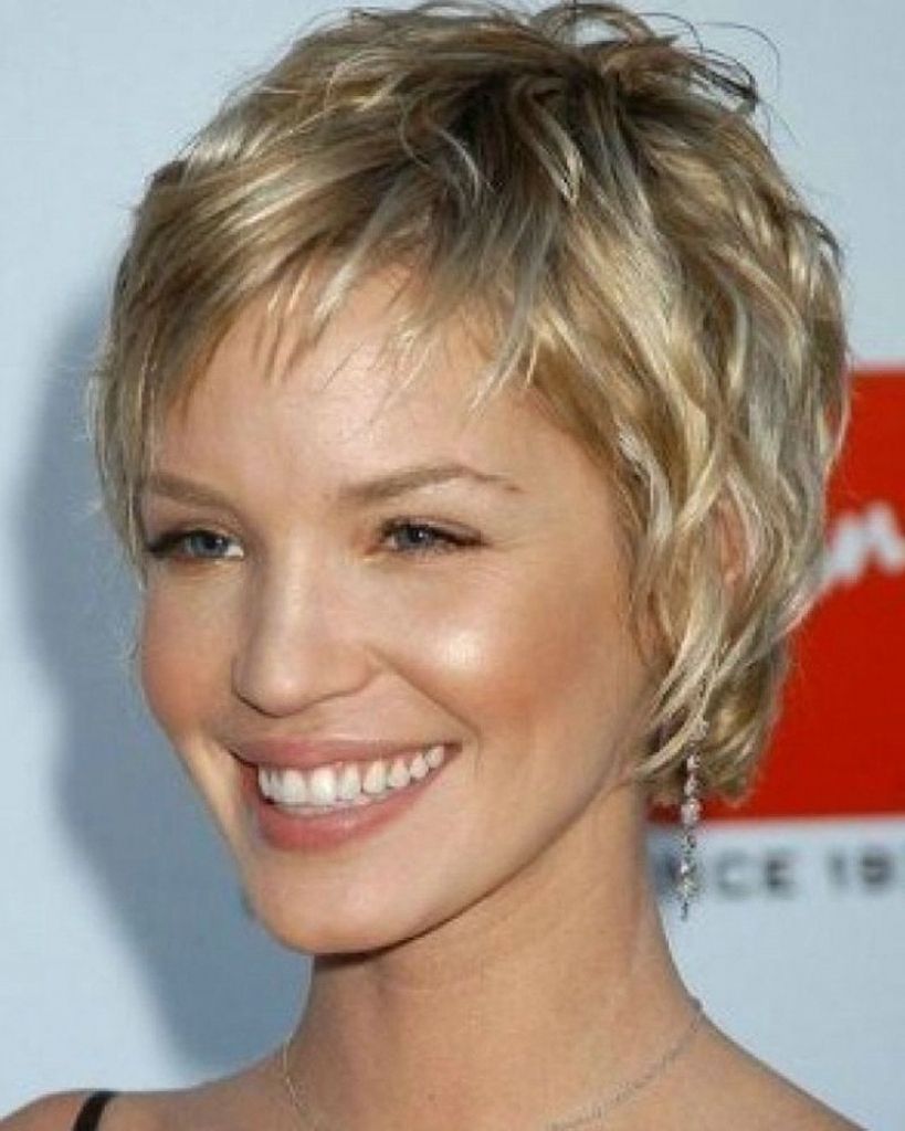 Short Haircuts Over 40 – Hairstyles Ideas Throughout Short Haircuts Styles For Women Over  (View 12 of 25)
