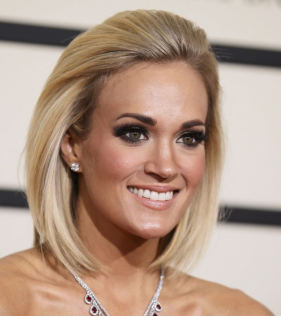 Short Hairstyles Inspiredcelebrity 'dos With Carrie Underwood Short Hairstyles (Photo 9 of 25)