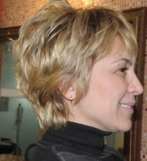 54 Short Hairstyles For Women Over  (View 2 of 25)