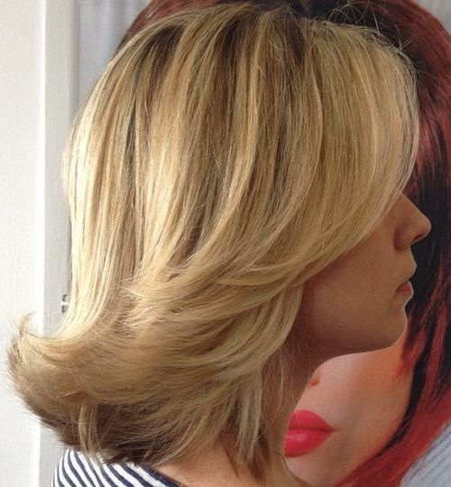 40 Best Medium Straight Hairstyles And Haircuts – Stylish Diversity In Newest Shoulder Length Haircuts With Flicked Ends (View 4 of 25)