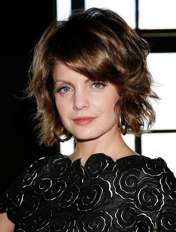 69 Gorgeous Ways To Make Layered Hair Pop With Regard To Best And Newest Medium Length Cascade Hairstyles (Photo 25 of 25)