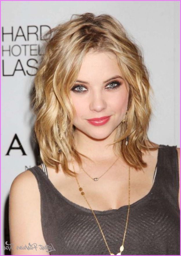 Awesome Medium Messy Bob Hairstyles | Latestfashiontips | Pinterest Regarding Best And Newest Medium Messy Feathered Haircuts (Photo 22 of 25)