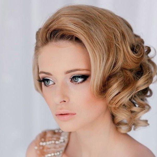 10 Bewitching Vintage Wedding Hairstyles For Brides With Short Wedding Hairstyles With Vintage Curls (View 11 of 25)