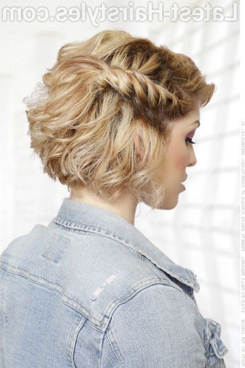 20 Of The Prettiest Short Hairstyles For Summer | Hair | Short Hair With Regard To Curly Bob Bridal Hairdos With Side Twists (View 2 of 25)